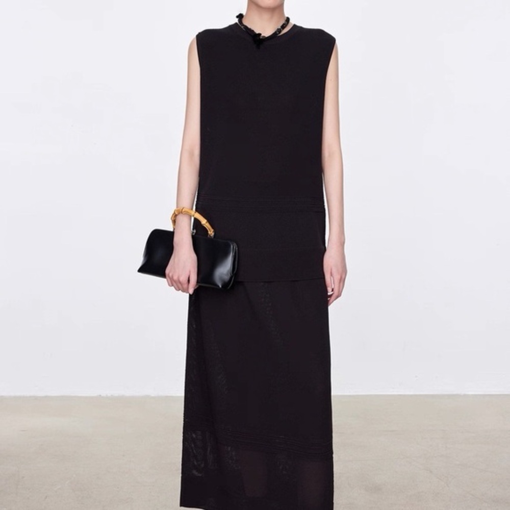 CHICJOC Minimalist Black Knit Sleeveless Top Size 38